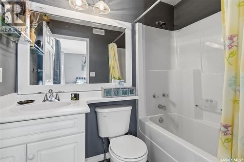414 Adaskin Cove, Saskatoon, SK - Indoor Photo Showing Bathroom