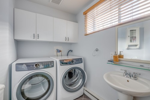 Salle de bains - 793 Boul. René-Lévesque, Saint-Eustache, QC - Indoor Photo Showing Laundry Room