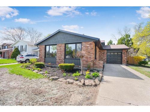 3 Academy Crescent, Chatham, ON 