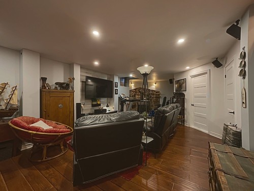 Salle familiale - 7 Rue Barbeau, Delson, QC - Indoor