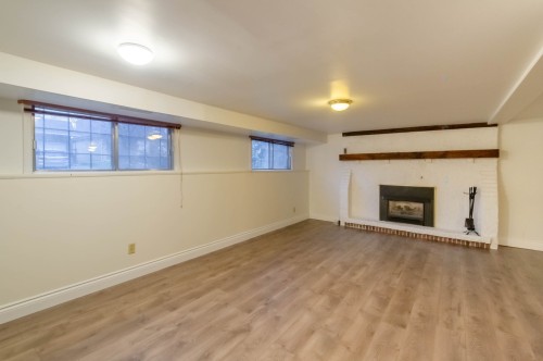 Salle familiale - 1360 Crois. Samson, Brossard, QC - Indoor With Fireplace