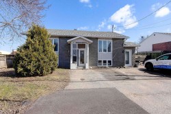 5565  - 5575 Rue Bachand  Longueuil (Saint-Hubert), QC J3Y 0X5