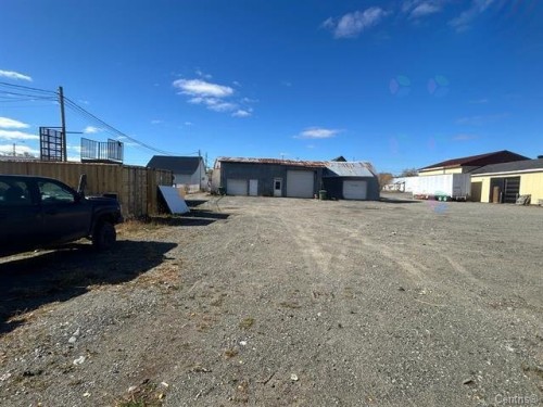 Courtyard - 3138  - 3140 Rue Saguenay, Rouyn-Noranda, QC - Outdoor