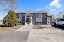 5565Z  - 5575Z Rue Bachand  Longueuil (Saint-Hubert), QC J3Y 0X5