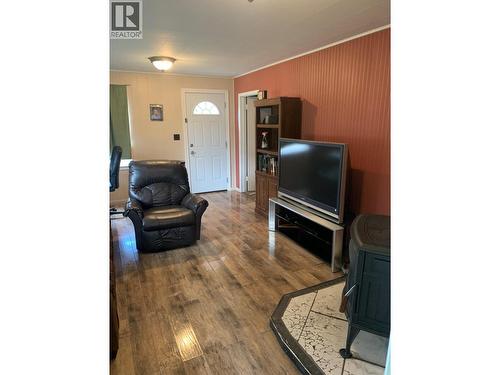 572 6 Highway, Nakusp, BC - Indoor