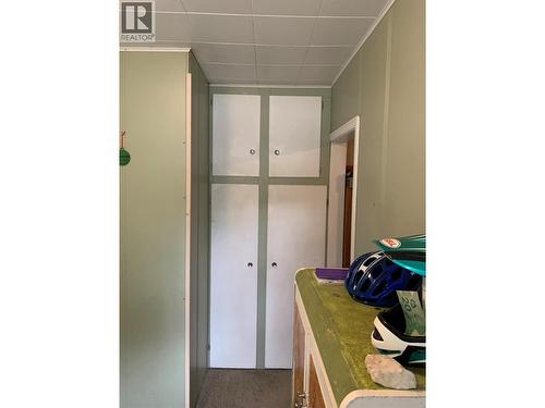 572 6 Highway, Nakusp, BC - Indoor