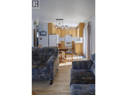 1128 3Rd Avenue, Mcbride, BC - Indoor