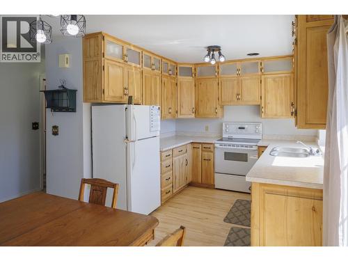 1128 3Rd Avenue, Mcbride, BC - Indoor Photo Showing Kitchen With Double Sink