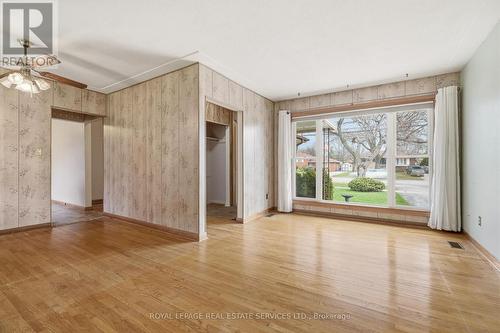 384 Appleby Line, Burlington, ON - Indoor Photo Showing Other Room