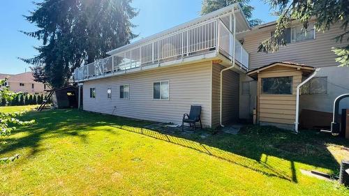 9716 156 STREET , Surrey, British Columbia V3R 0X9 2