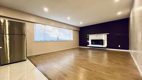9716 156 STREET , Surrey, British Columbia V3R 0X9 4