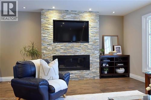 Cozy gas fireplace - 626 Vanderburgh Drive, Burlington, ON - Indoor Photo Showing Living Room With Fireplace