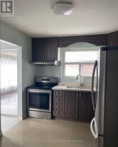 48 Gorsey Square, Toronto, ON - Indoor Photo Showing Kitchen With Double Sink
