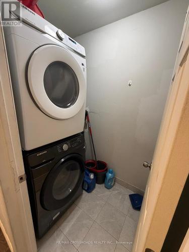 48 Gorsey Square, Toronto, ON - Indoor Photo Showing Laundry Room