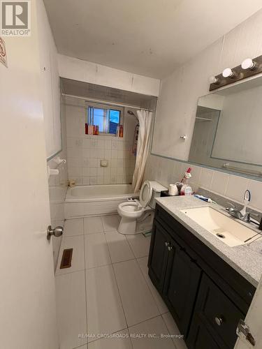 48 Gorsey Square, Toronto, ON - Indoor Photo Showing Bathroom