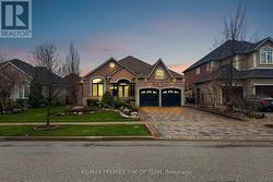 165 NOVAVIEW CRESCENT  Vaughan, ON L4L 9L8