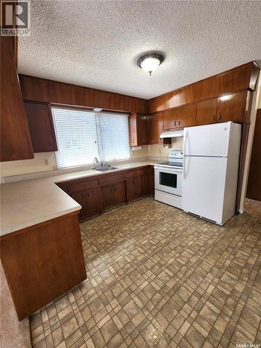 503 1St Avenue E, Lampman, SK - Indoor Photo Showing Kitchen