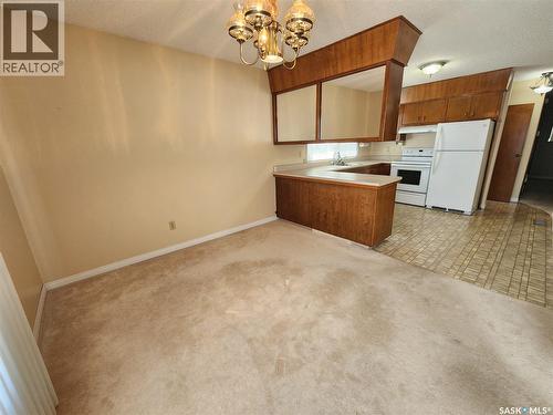 503 1St Avenue E, Lampman, SK - Indoor Photo Showing Kitchen