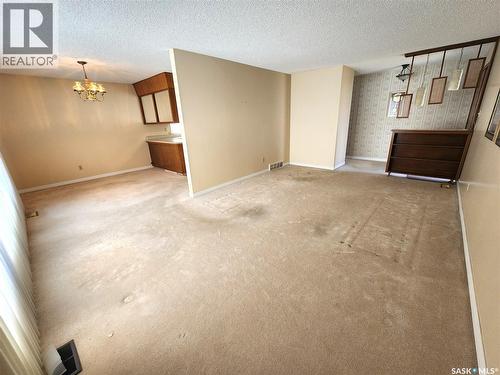 503 1St Avenue E, Lampman, SK - Indoor