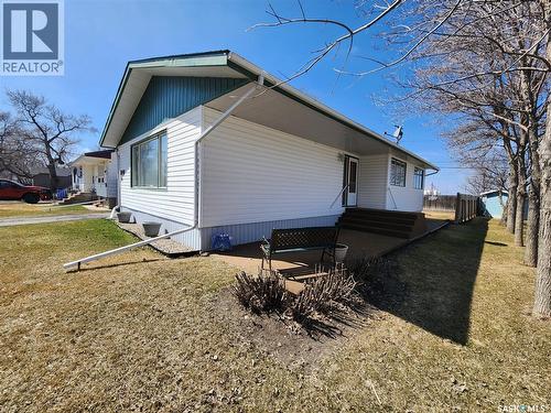 503 1St Avenue E, Lampman, SK - Outdoor