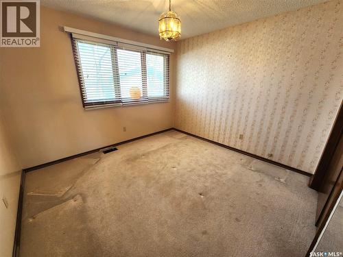 503 1St Avenue E, Lampman, SK - Indoor Photo Showing Other Room