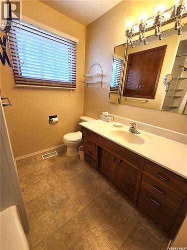 503 1St Avenue E, Lampman, SK - Indoor Photo Showing Bathroom