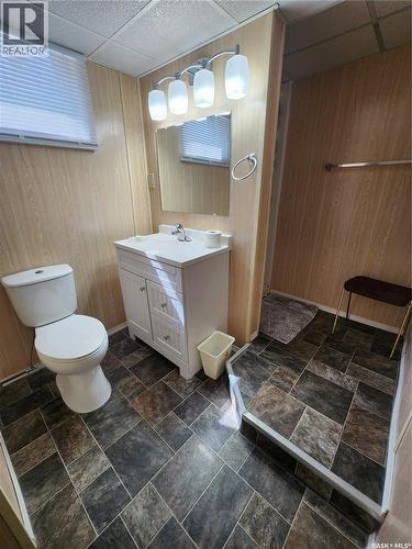 503 1St Avenue E, Lampman, SK - Indoor Photo Showing Bathroom