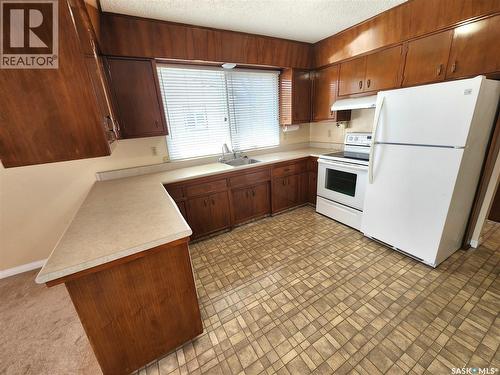 503 1St Avenue E, Lampman, SK - Indoor Photo Showing Kitchen