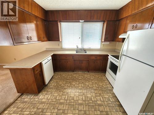503 1St Avenue E, Lampman, SK - Indoor Photo Showing Kitchen