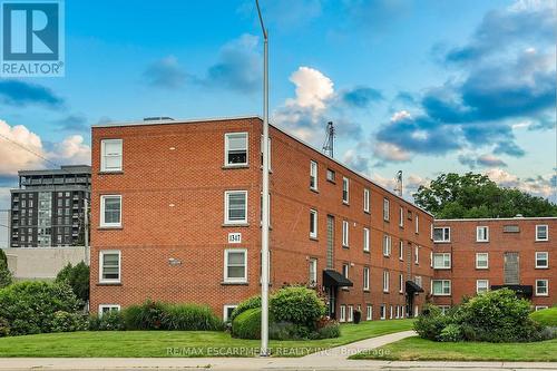 37 - 1347 LAKESHORE ROAD  Burlington, ON L7S 1B1