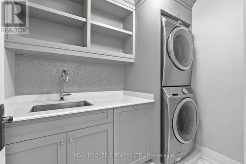 5290 Roadside Way, Mississauga, ON - Indoor Photo Showing Laundry Room