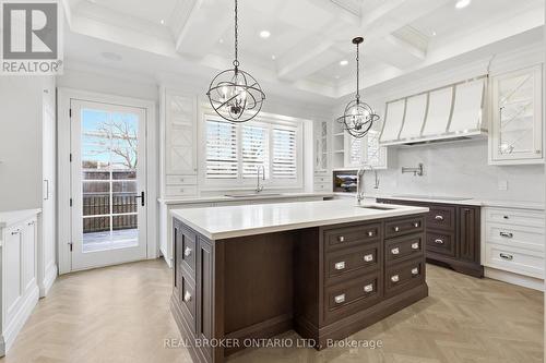 5290 Roadside Way, Mississauga, ON - Indoor Photo Showing Kitchen