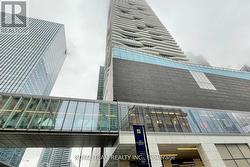 5703 - 88 HARBOUR STREET Toronto, ON M5J 0C3