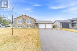 3 NILE STREET  Petawawa, ON K8H 0E8