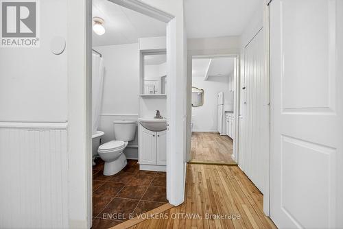 86 Bruyere Street, Ottawa, ON - Indoor Photo Showing Bathroom