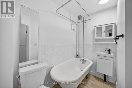 86 Bruyere Street, Ottawa, ON - Indoor Photo Showing Bathroom