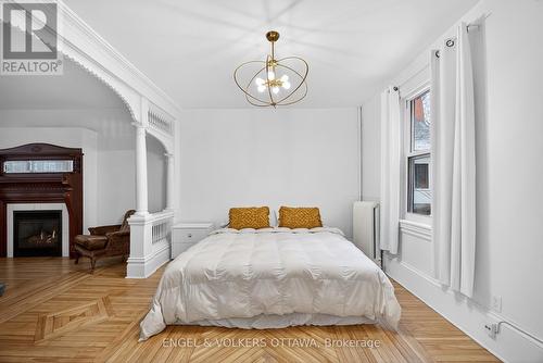 86 Bruyere Street, Ottawa, ON - Indoor Photo Showing Bedroom
