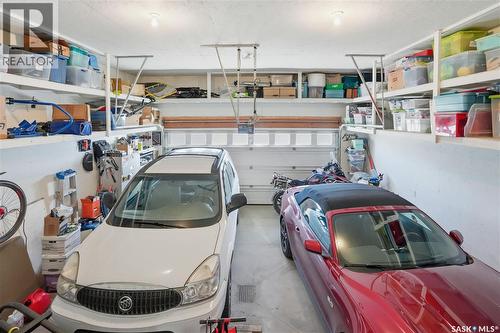 7270 Maple Way, Regina, SK - Indoor Photo Showing Garage