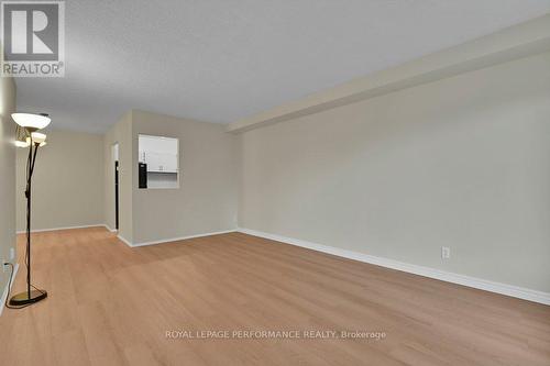 205 - 158 A Mcarthur Avenue, Ottawa, ON - Indoor Photo Showing Other Room