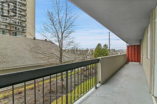 205 - 158 A Mcarthur Avenue, Ottawa, ON - Outdoor With Balcony With Exterior