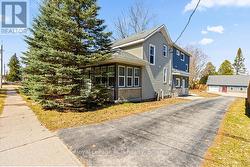 FEATURED COUNTRY LIVING - 