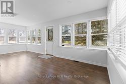 LARGE FAMILY/SUNROOM - 