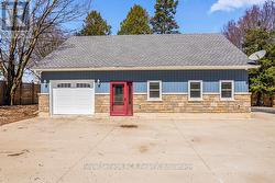 POTENTIAL SEPARATE GRANNY FLAT OR AIR B&B - 