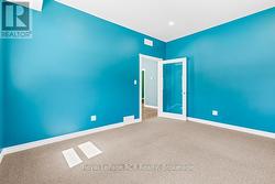 LARGE ROOM 2 - 