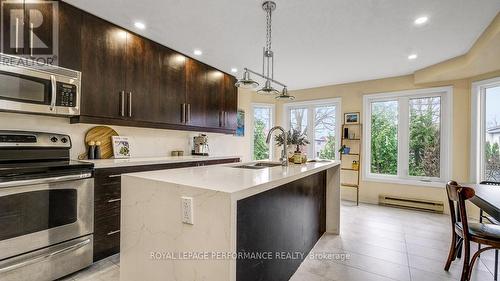 2D - 4 Columbus Avenue, Ottawa, ON - Indoor Photo Showing Kitchen With Stainless Steel Kitchen With Double Sink With Upgraded Kitchen