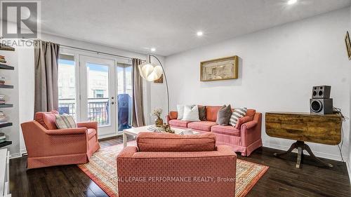 2D - 4 Columbus Avenue, Ottawa, ON - Indoor Photo Showing Living Room