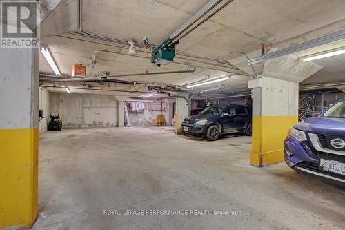 2D - 4 Columbus Avenue, Ottawa, ON - Indoor Photo Showing Garage
