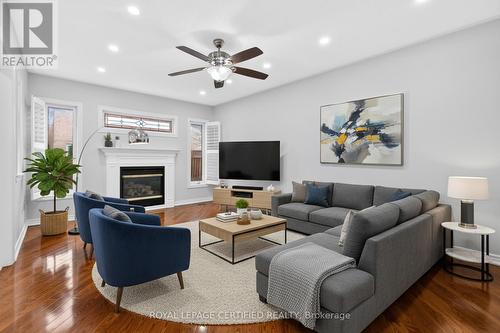 643 Garden Walk, Mississauga, ON - Indoor Photo Showing Living Room With Fireplace
