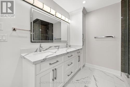 643 Garden Walk, Mississauga, ON -  Photo Showing Bathroom