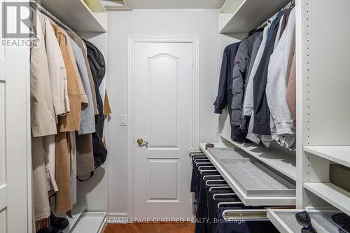 643 Garden Walk, Mississauga, ON - Indoor With Storage